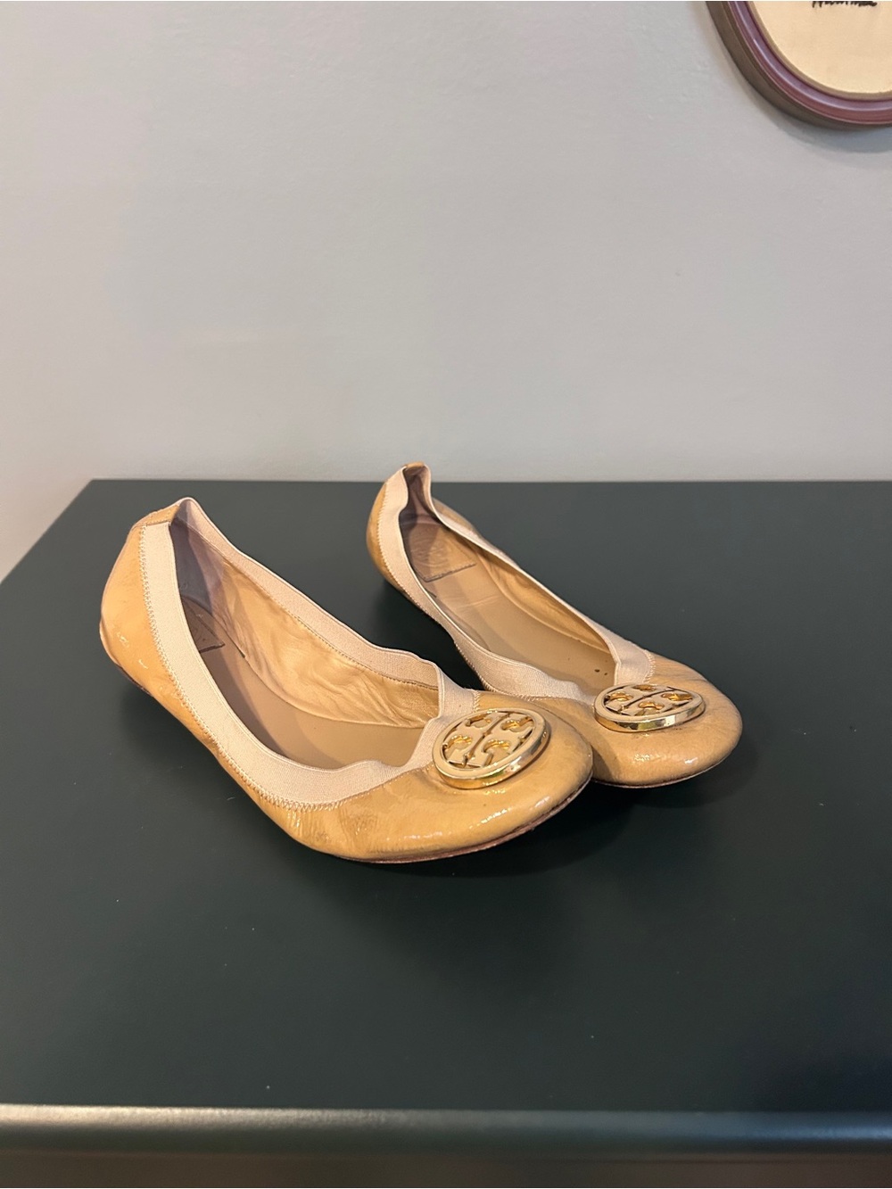 Tory Burch Patent Leather Ballet Flats in Tan with Cream Trim